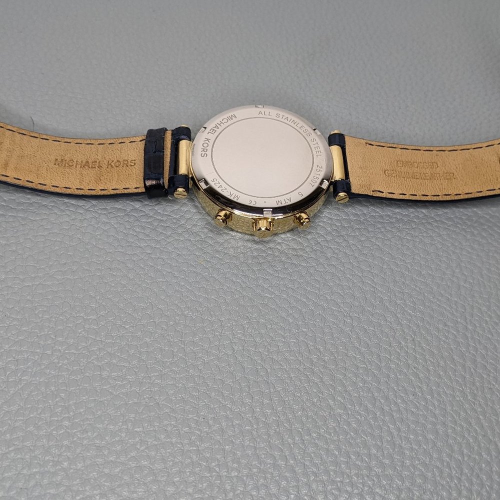 Michael Kors Women's Swiss Chrono watch with Royal Blue Leather Embossed… - Picture 6 of 6